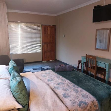 Wisteria Lane Guesthouse Postmasburg Экстерьер фото