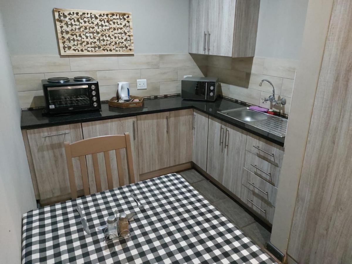 Wisteria Lane Guesthouse Postmasburg Экстерьер фото