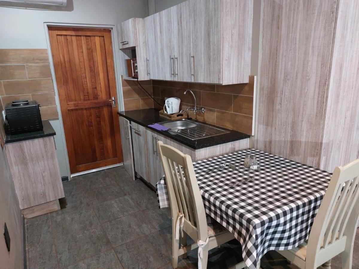Wisteria Lane Guesthouse Postmasburg Экстерьер фото