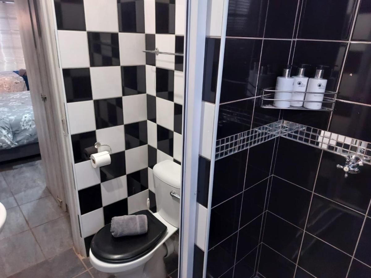 Wisteria Lane Guesthouse Postmasburg Экстерьер фото
