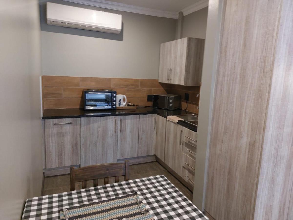 Wisteria Lane Guesthouse Postmasburg Экстерьер фото