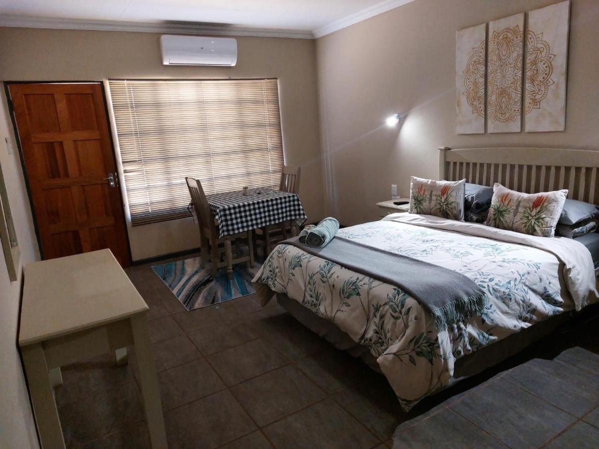 Wisteria Lane Guesthouse Postmasburg Экстерьер фото