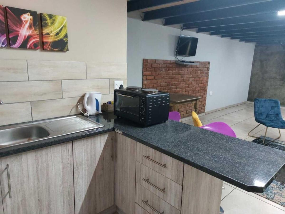 Wisteria Lane Guesthouse Postmasburg Экстерьер фото